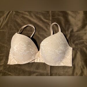 Victoria's Secret Angels Secret Embrace, size 34DD, beautiful and comfortable